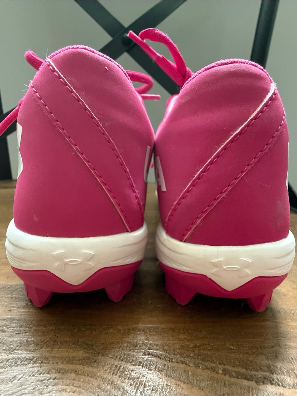 Under Armour Girls Softball Cleats Pink White Youth Size 12C Excellent Condition - Picture 5 of 9
